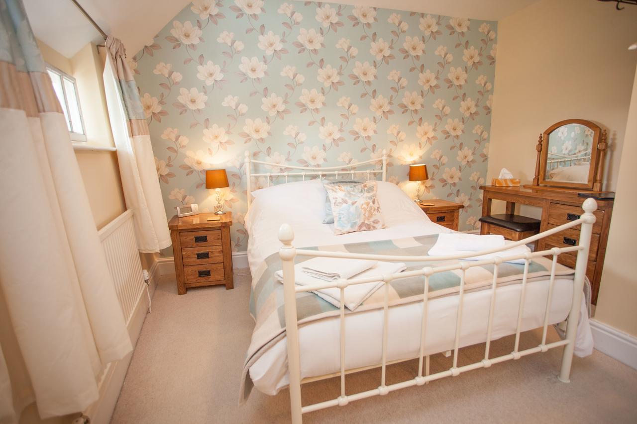 The Seven Stars Inn Pewsey ภายนอก รูปภาพ